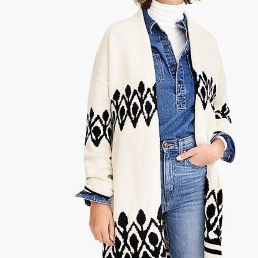 Chic Black and White Women's Cardigan
